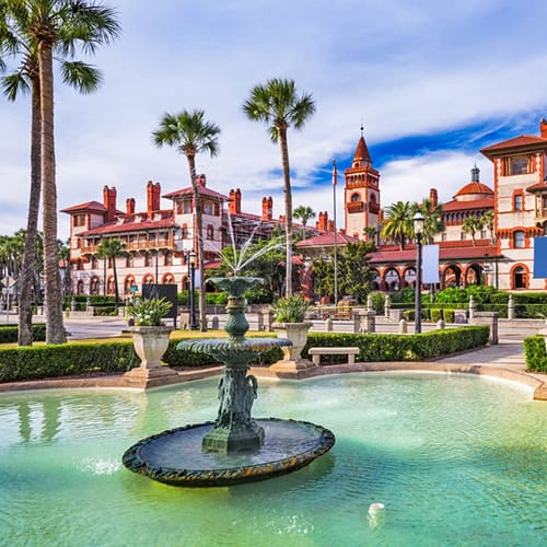Historic downtown park with a fountain, ideal for dog training in St. Augustine, FL.